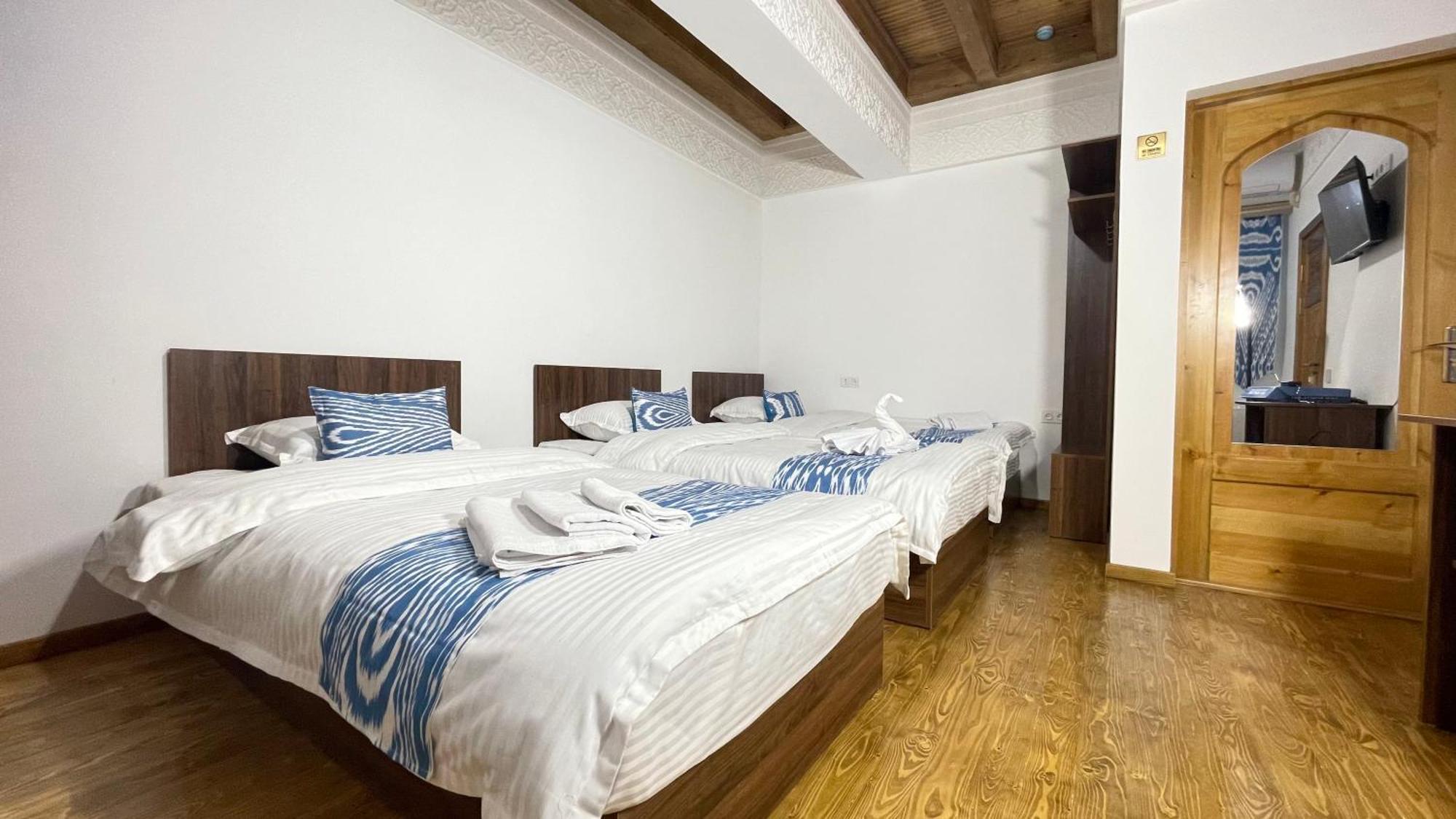 Mahbubakhon Guest House In Old City บูคารา ภายนอก รูปภาพ