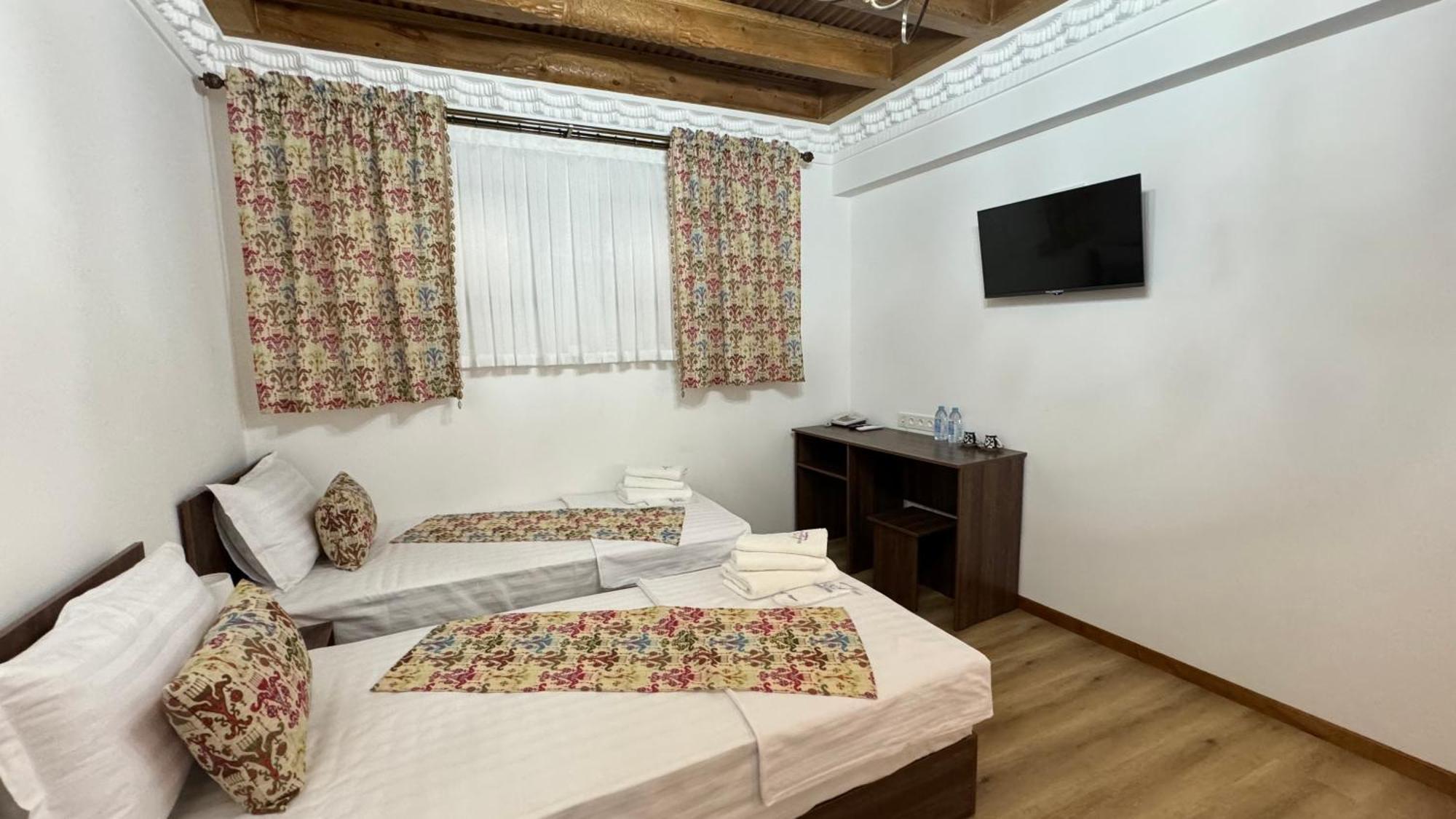 Mahbubakhon Guest House In Old City บูคารา ภายนอก รูปภาพ