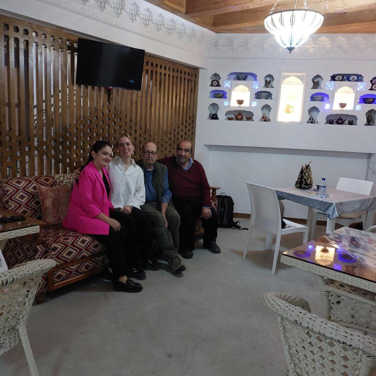 Mahbubakhon Guest House In Old City บูคารา ภายนอก รูปภาพ